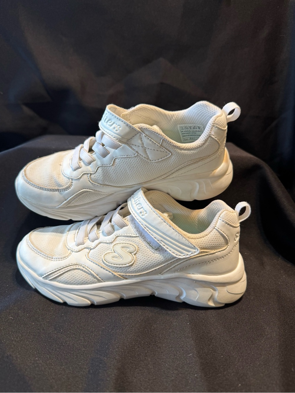Big Kids Skechers Hook - And  Loop Strap Sz 1.5